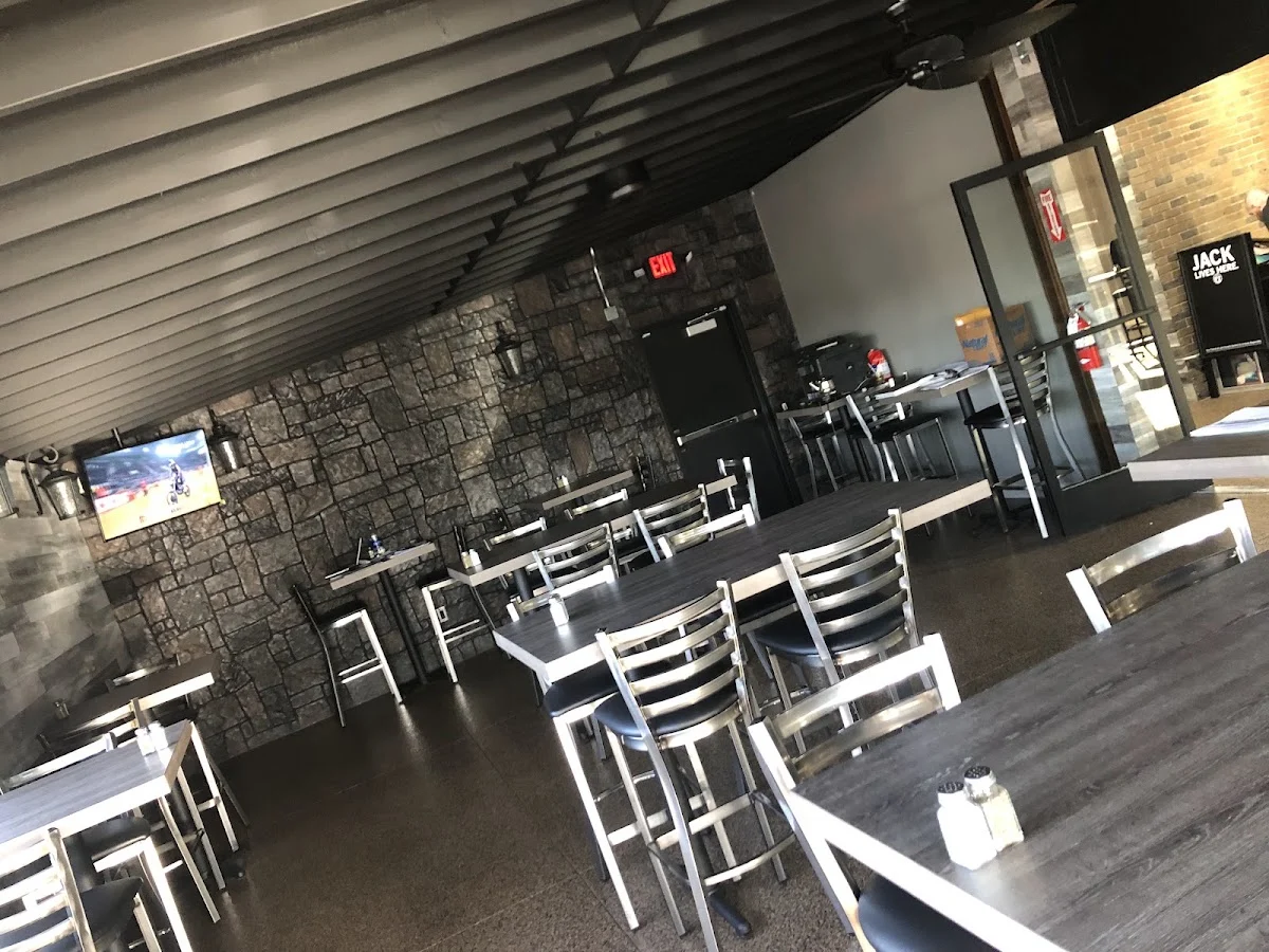 Challenger Tap House business photo