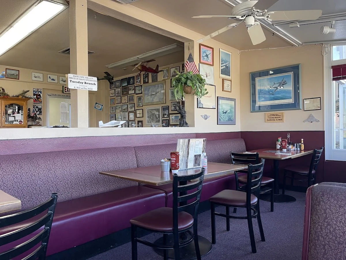Foxy's Landing & Restaurant business photo